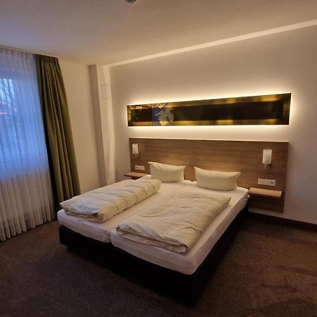 Schwarzer Adler - Hotel Garni Ipsheim Zewnętrze zdjęcie